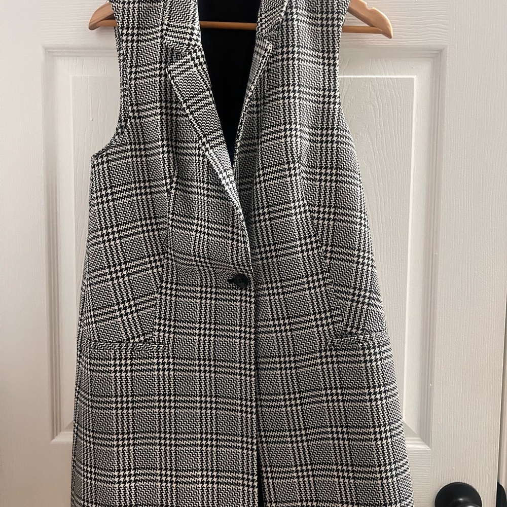 Black and White Plaid Sleeveless Blazer the Limited Brand